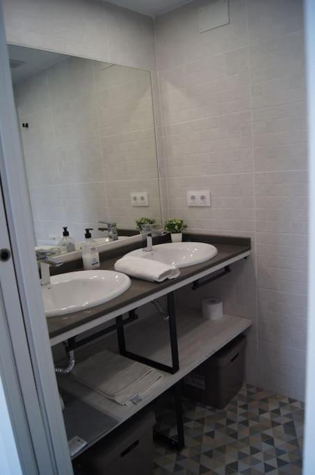 Roch - Stylish Apartment Near Metro 塞维利亚 外观 照片